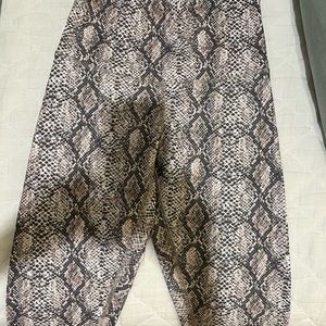 DYI reptile pattern leggings size small